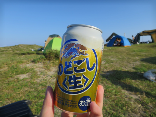 缶ビールをくれた!