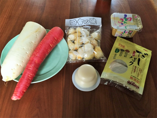 近所のスーパーで丸餅が売っておらず、仕方なく鏡餅を購入