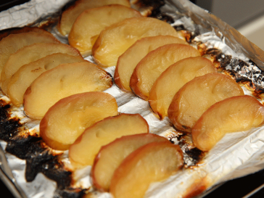 魚焼きグリルで、なんと「焼きりんご」が作れてしまう!