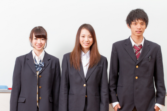 世間的には、大学進学や社会人デビューを機にはじめる人が大半のようなのだが……?