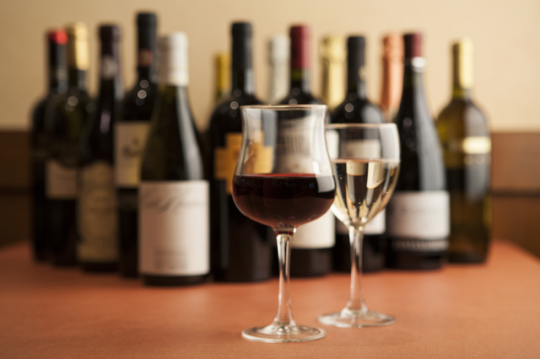 1〜2日で飲み切れる場合なら、コルク栓をし直すだけでもさほど問題ないが、それ以上日があいてしまうと劣化が怖い……!