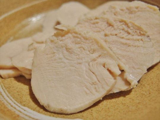 しっとりジューシーな鶏ハムでお酒も進む