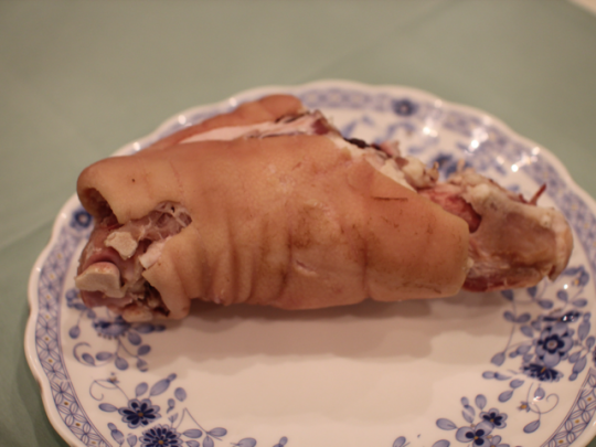焼く前の状態。重さは750〜800グラムある