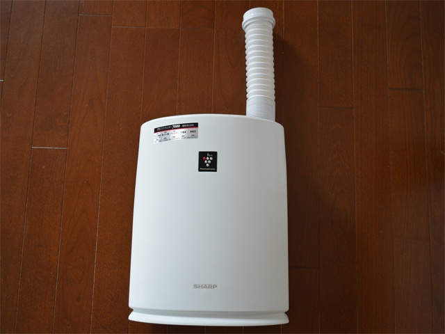 本体からホースが伸びる