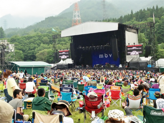 お目当てのアーティスト以外にもさまざまなライブを観れば、新しい音楽との出会いの場としても楽しめる