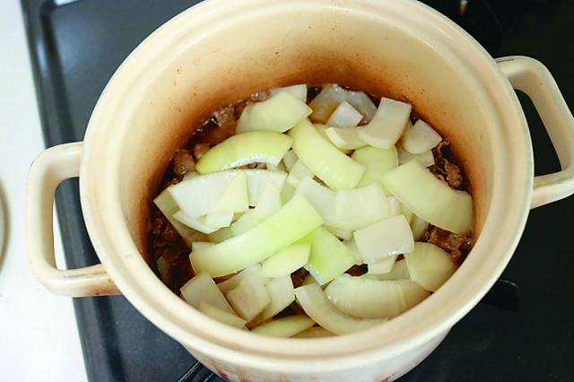 玉ねぎは最後に加え、シャキシャキ感を残すのがポイント!