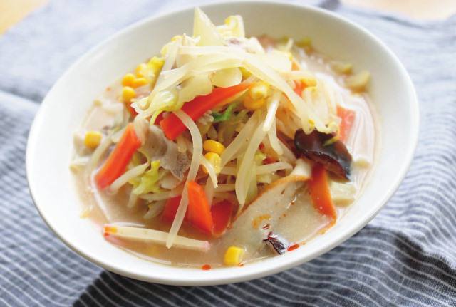 最後まで飲み干したい白濁したコク深いスープの秘密は“ 牛乳” にアリ!